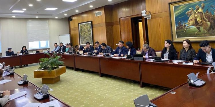 Эрхтэн, эд, эс шилжүүлэн суулгах тухай хуулийн төсөл боловсруулах ажлын хэсгийн ээлжит хэлэлцүүлэг боллоо