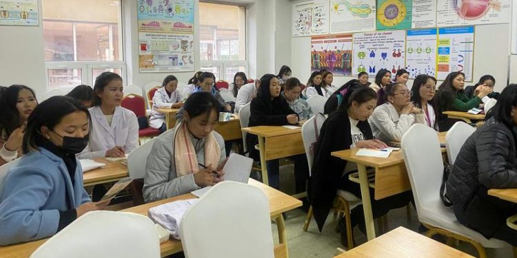 ДОНОРЫН ТУХАЙ ХУУЛЬ, ЭС, ЭД, ЭРХТЭН ШИЛЖҮҮЛЭН СУУЛГАХ ЭМЧИЛГЭЭНИЙ ТУХАЙ СУРГАЛТЫГ ЗОХИОН БАЙГУУЛЛАА