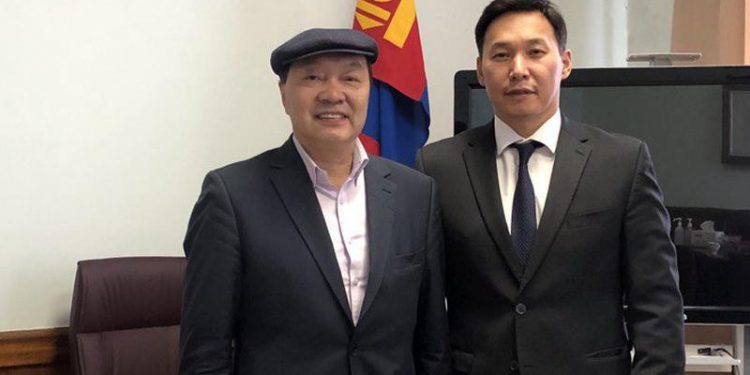 Эрхтэн шилжүүлэн суулгах эмчилгээний талаар санал солилцлоо