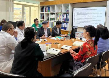 Журмын хэлэлцүүлэг хийлээ