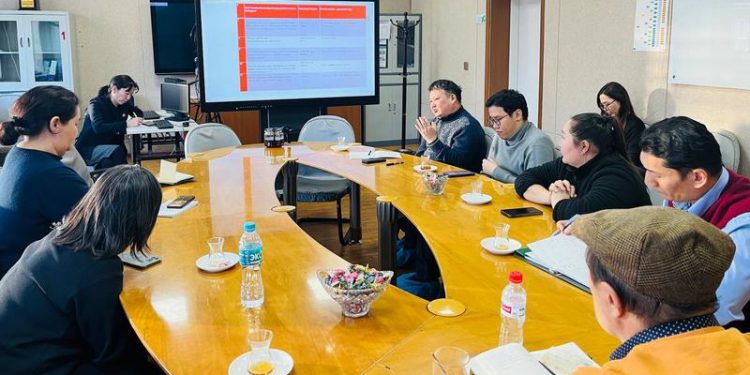 Зүрх шилжүүлэн суулгах үндэсний багтай уулзлаа